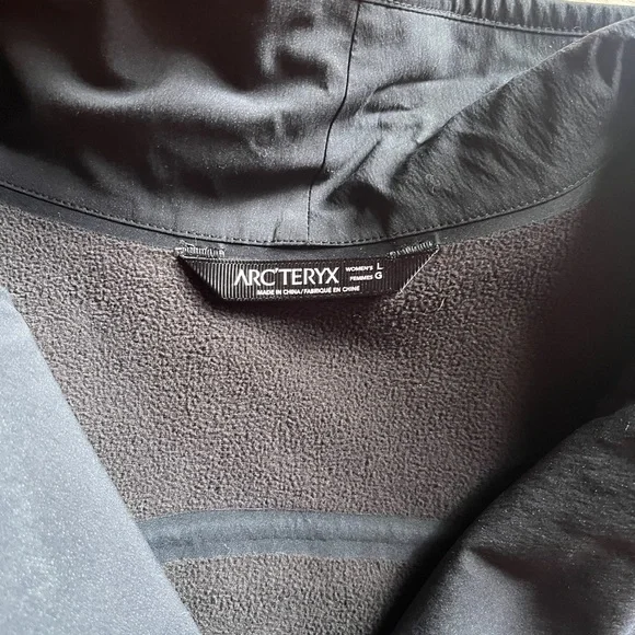 Arc'teryx Gray Women's Jacket - Picture 2 of 5